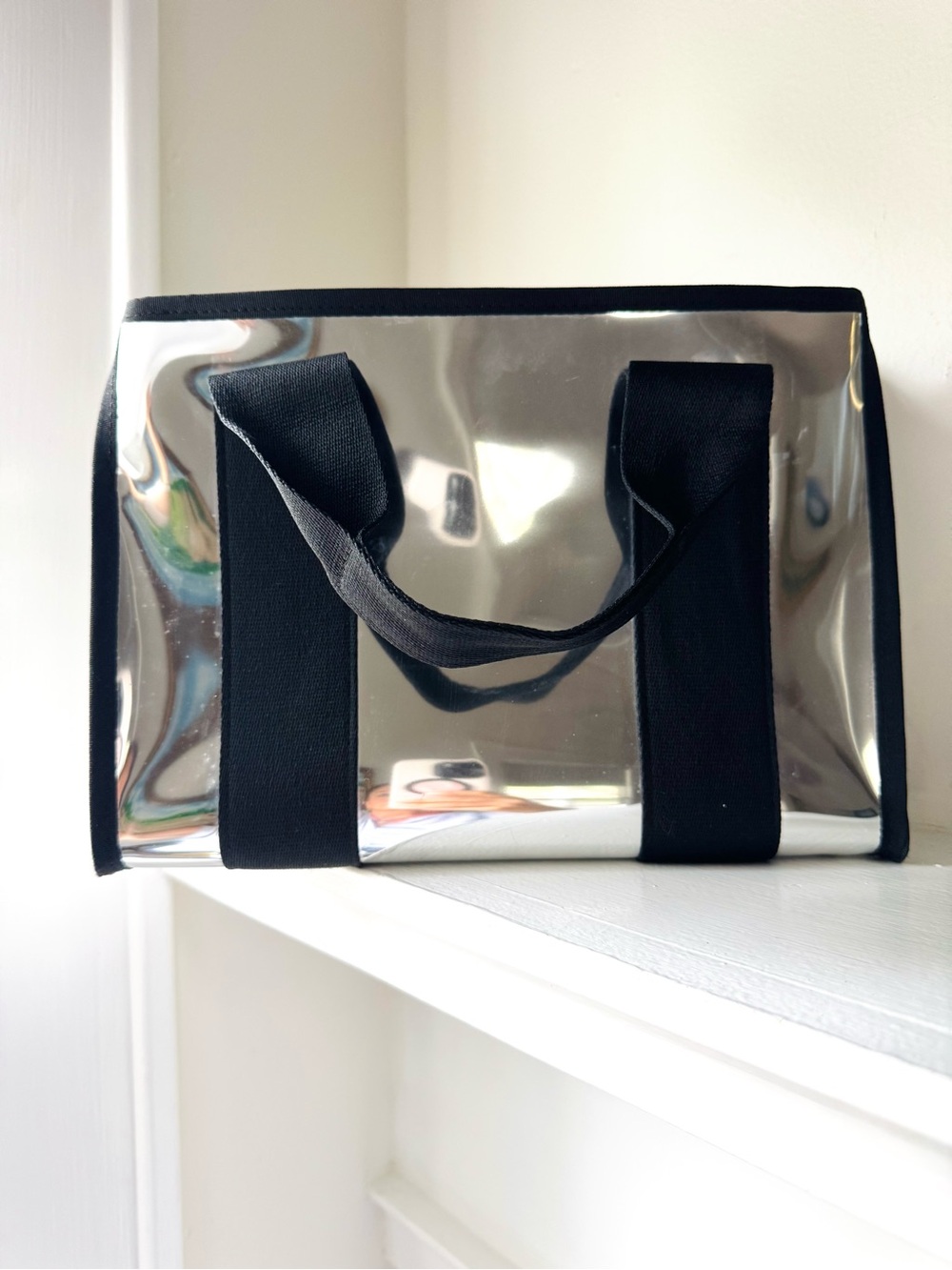 Case-Mate Mini Silver Chrome Tote with Black Straps - Picture 2 of 5